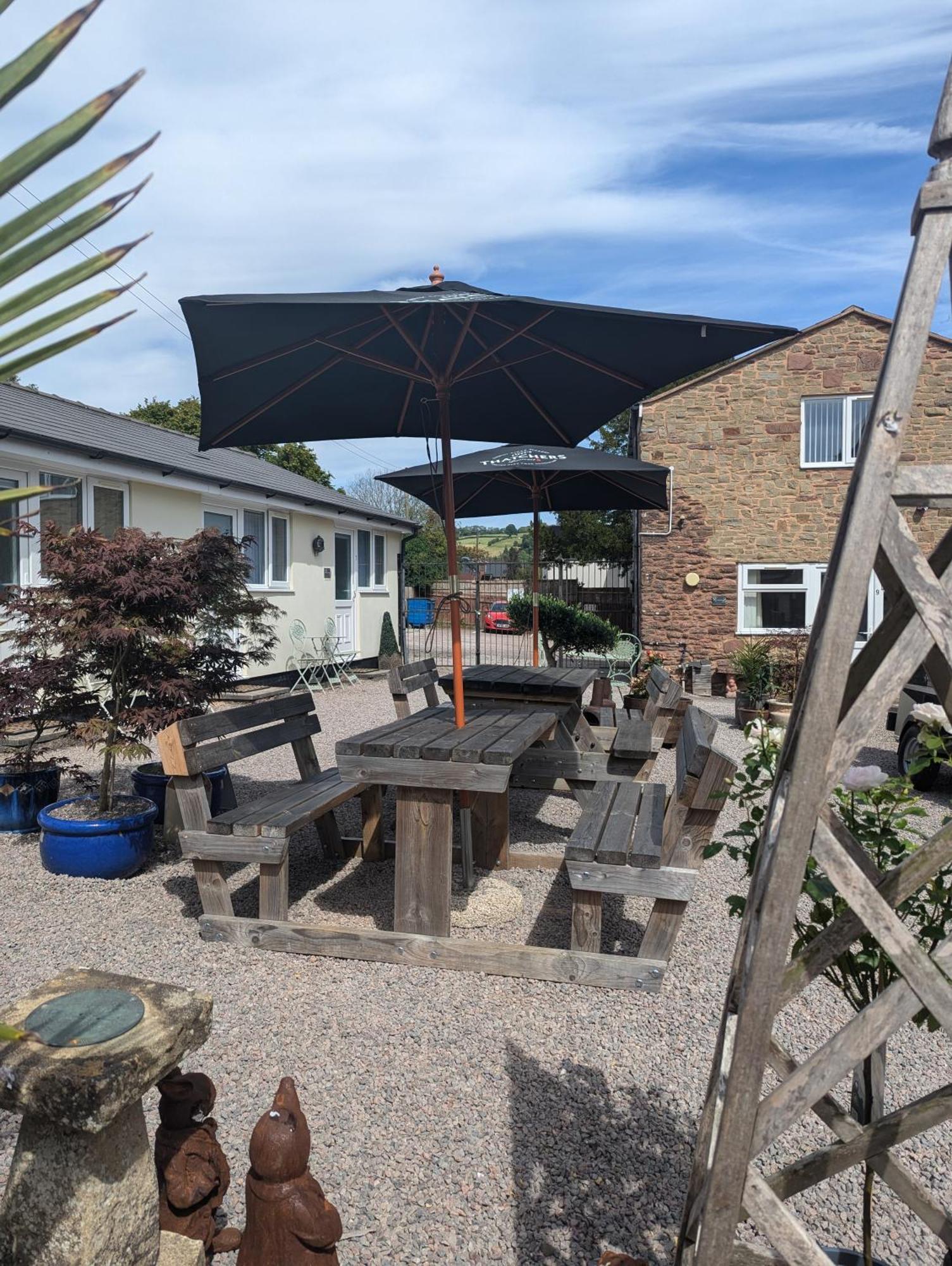 במוטל The Yew Tree At Longhope מראה חיצוני תמונה