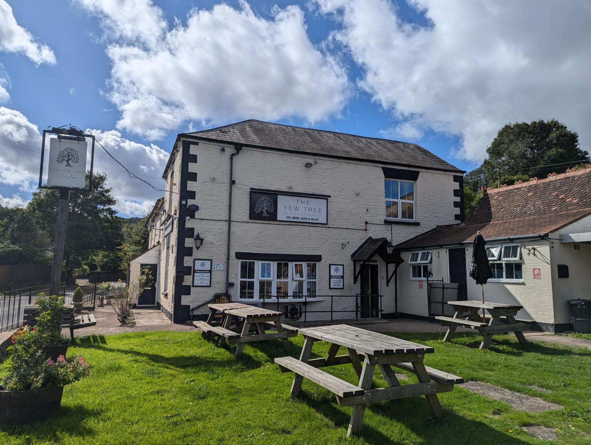 במוטל The Yew Tree At Longhope מראה חיצוני תמונה